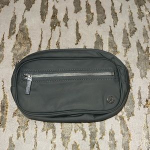 Like new Lululemon 1L Belt Bag in green color